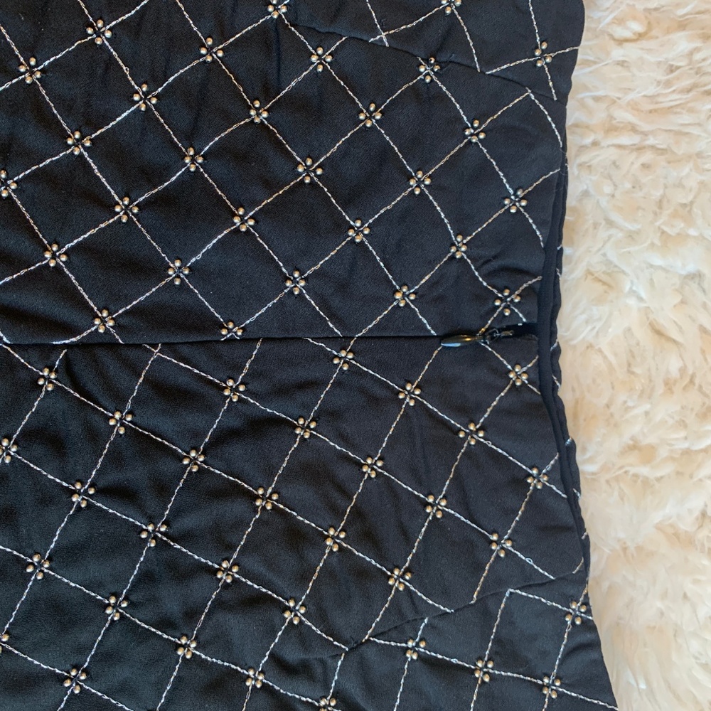 ❌SOLD❌Tularosa Emilia Embellished Embroider Stud - Picture 7 of 8